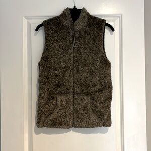 Widgeon girls faux fur vest (Size Large)